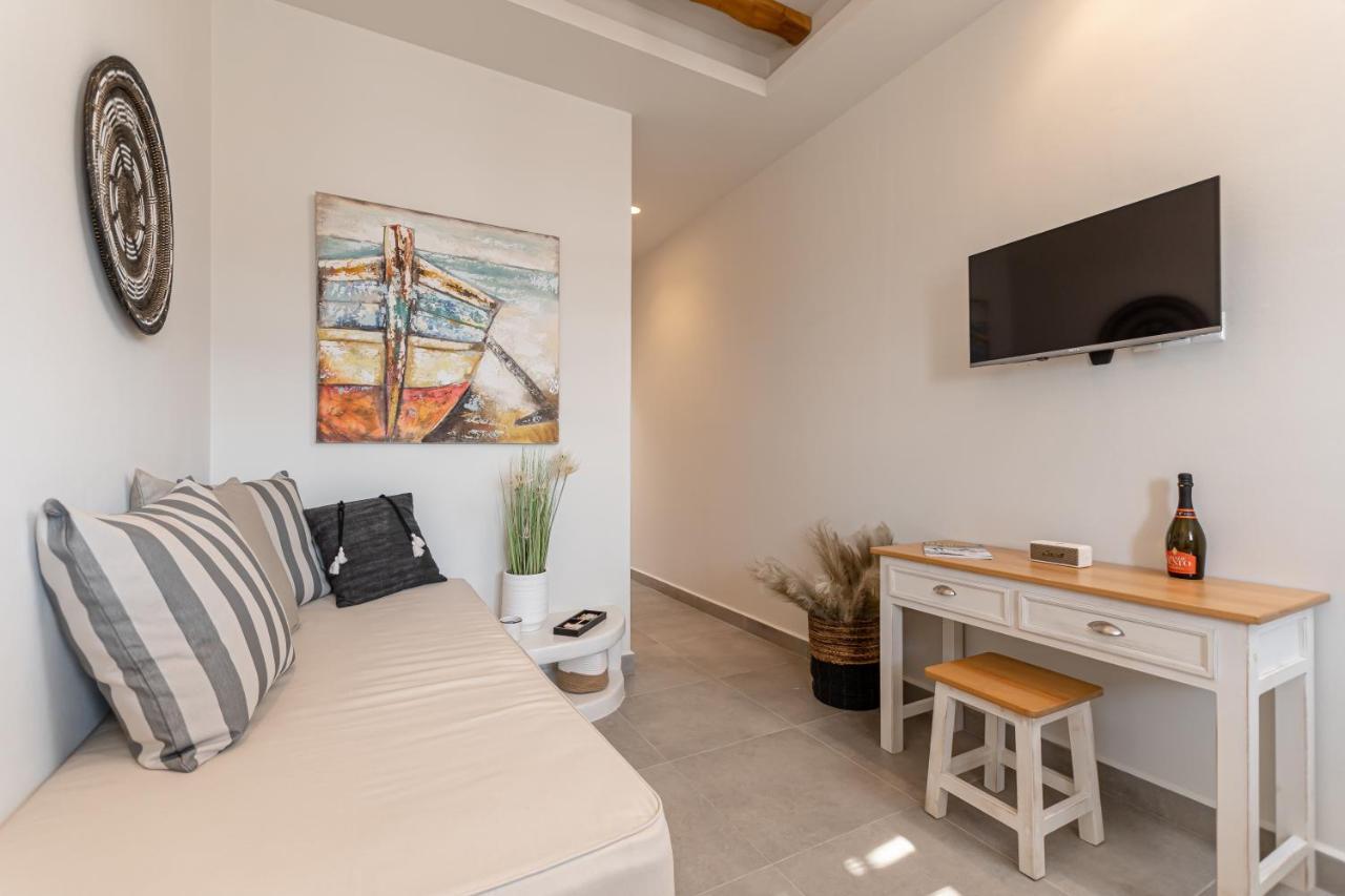 Porto Dema Luxury Suites Schoinoussa Zewnętrze zdjęcie
